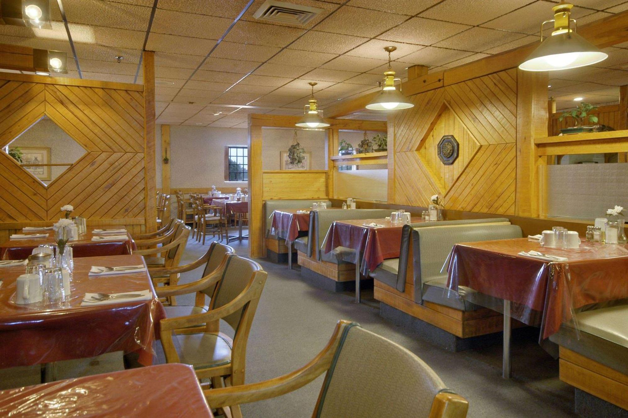 Howard Johnson By Wyndham Portage La Prairie Eksteriør billede
