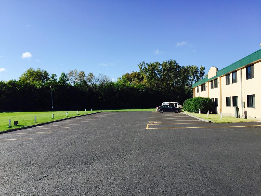 Howard Johnson By Wyndham Portage La Prairie Eksteriør billede