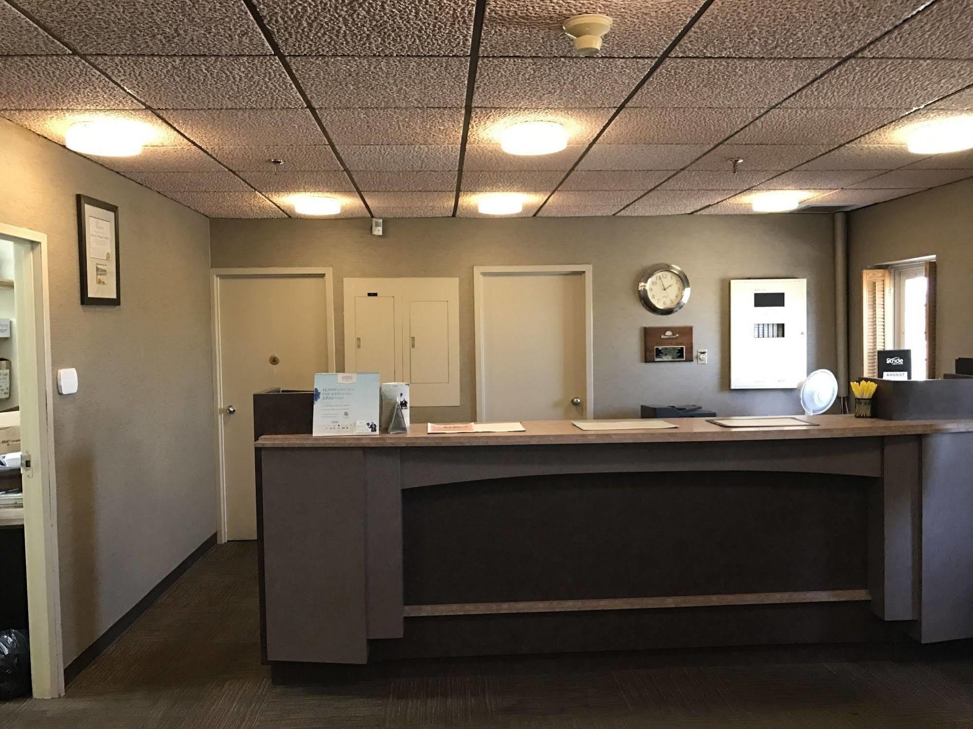 Howard Johnson By Wyndham Portage La Prairie Eksteriør billede