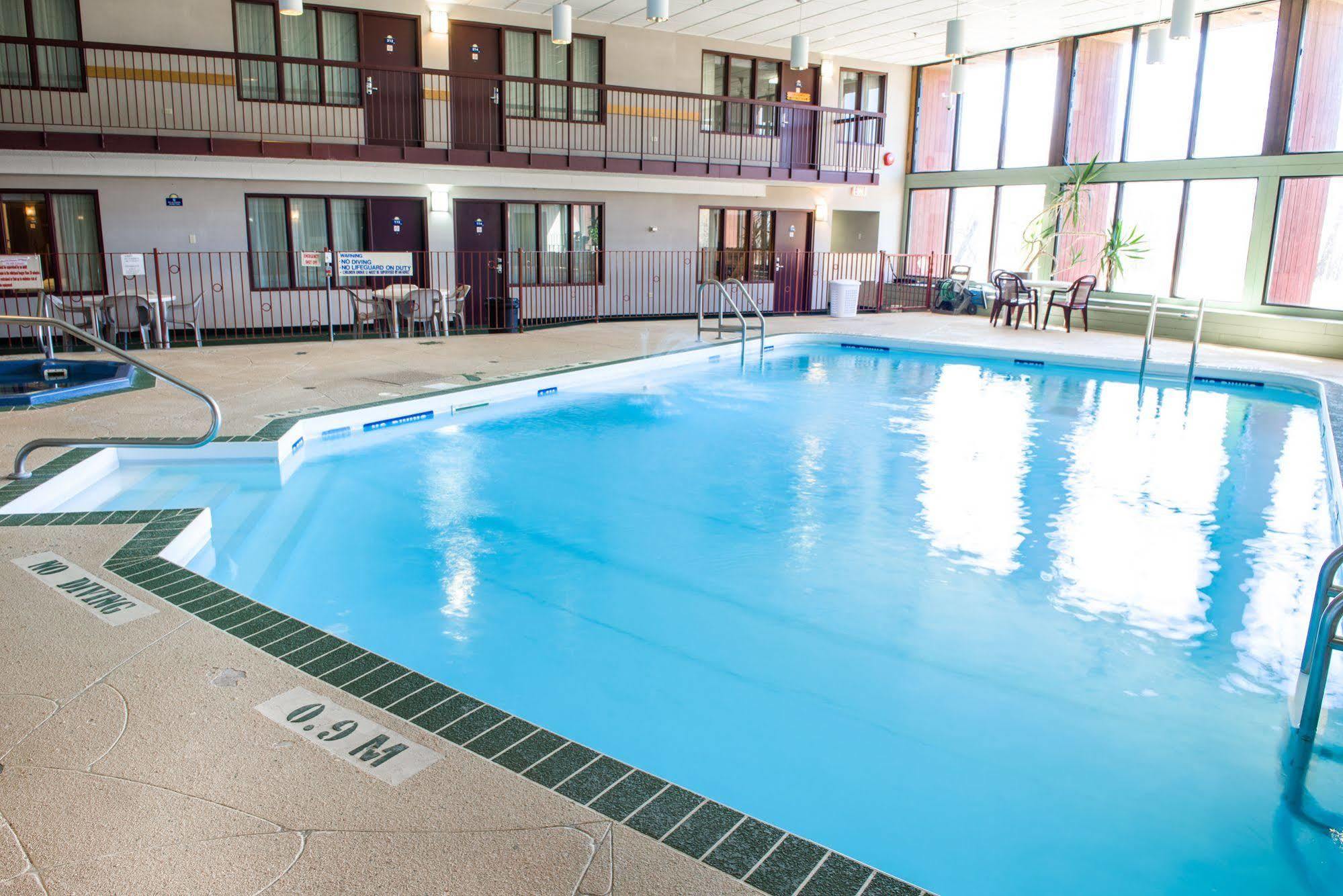 Howard Johnson By Wyndham Portage La Prairie Eksteriør billede